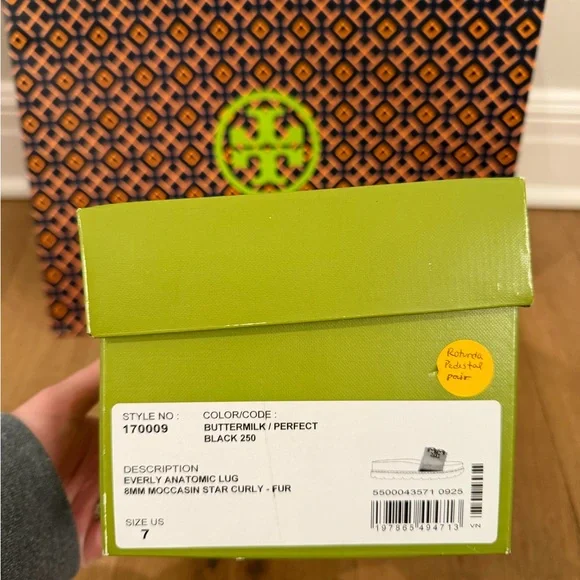 Tory Burch Everly Anatomic Lug Sandals Moccasin Curly Buttermilk Black Size 7 - Picture 8 of 8